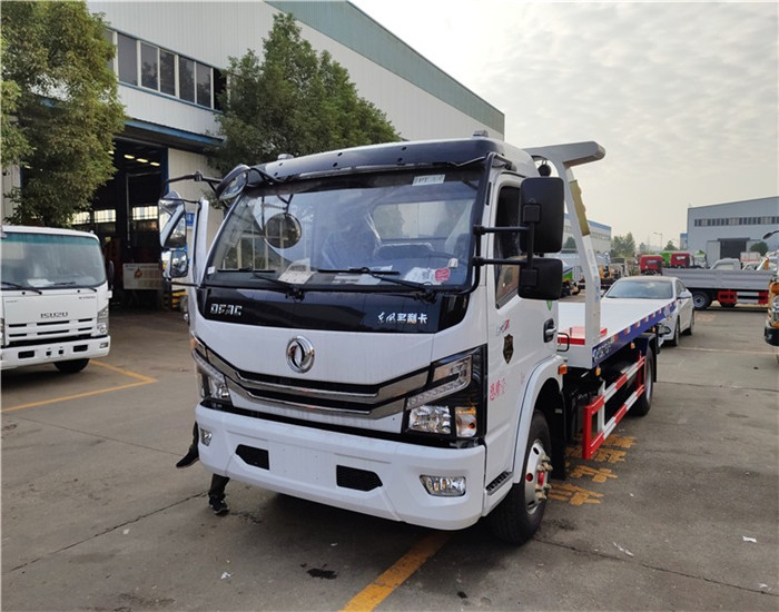 國(guó)六多利卡D7黃牌一拖二清障車（5.6米板長(zhǎng)）